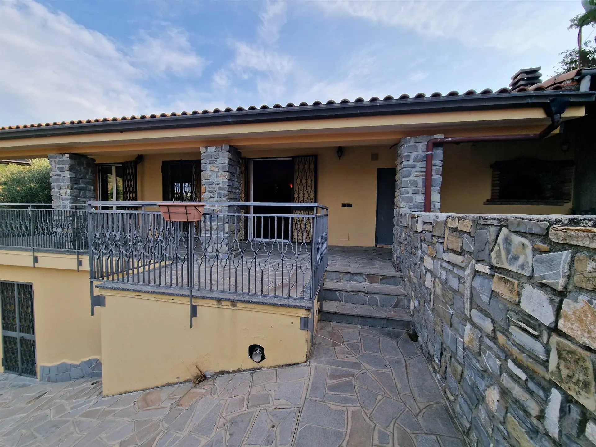 Sanremo villa singola zona tre ponti