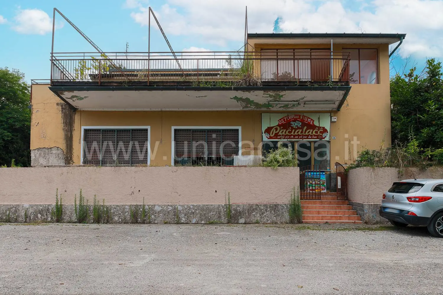 Un Angolo di Paradiso per il Tuo Ristorante: Immobile Esclusivo con Vista Panoramica e Spazio per Eventi