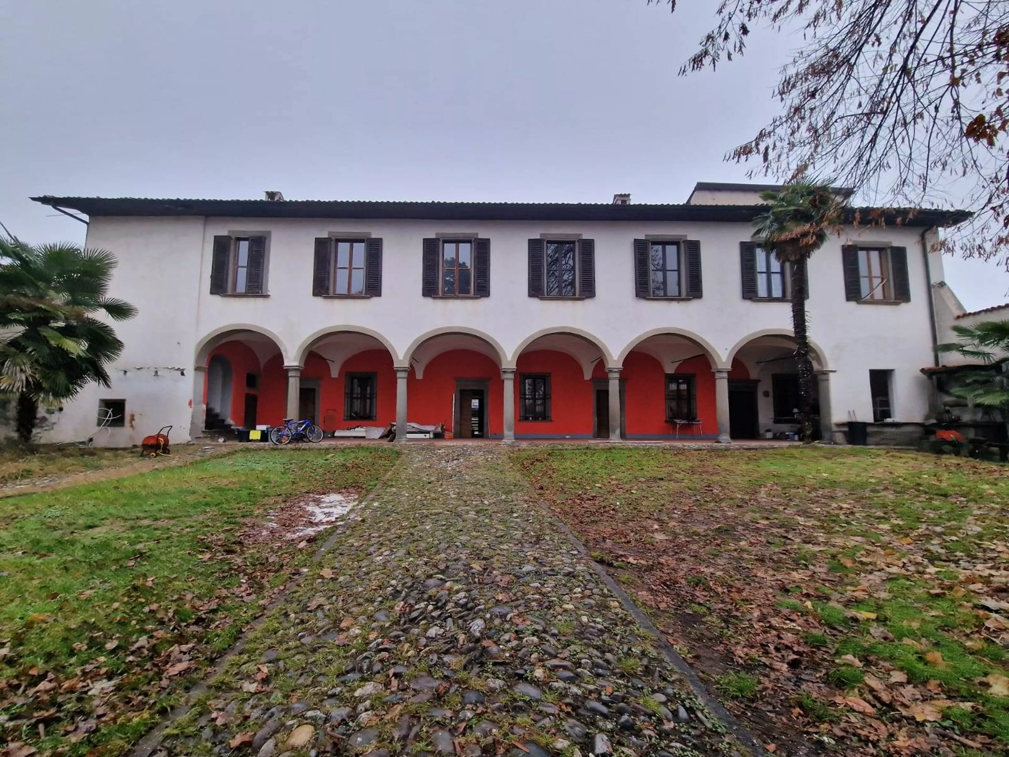 Villa storica con terreno