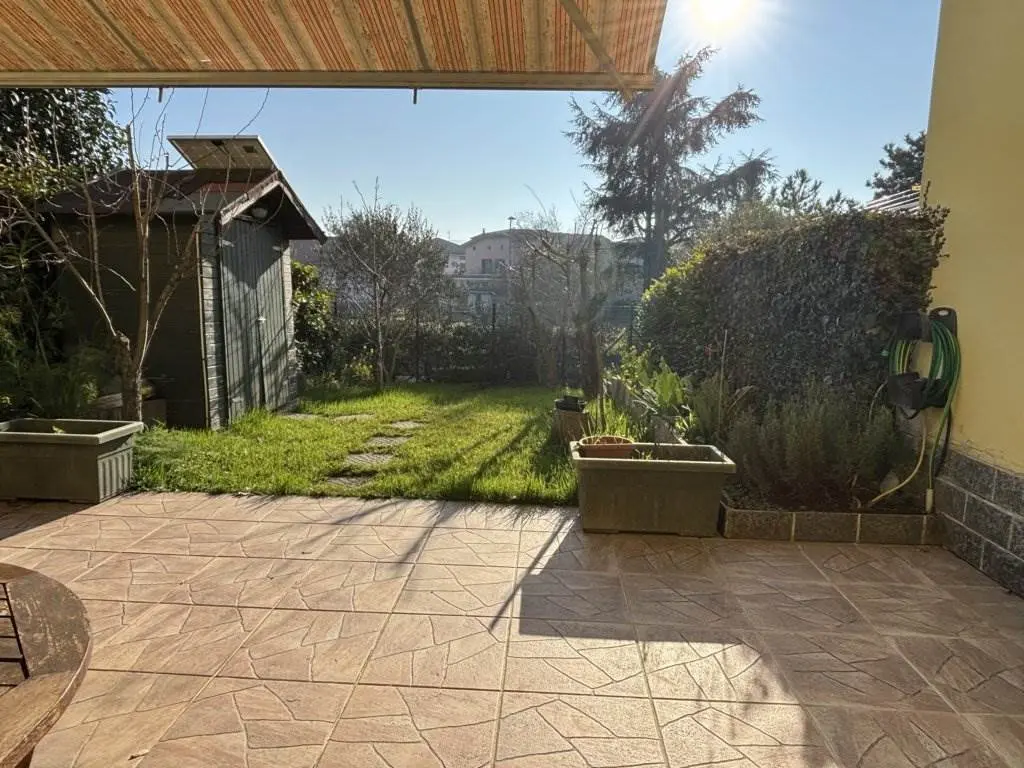 Villa a schiera in Vendita a Trezzano Rosa