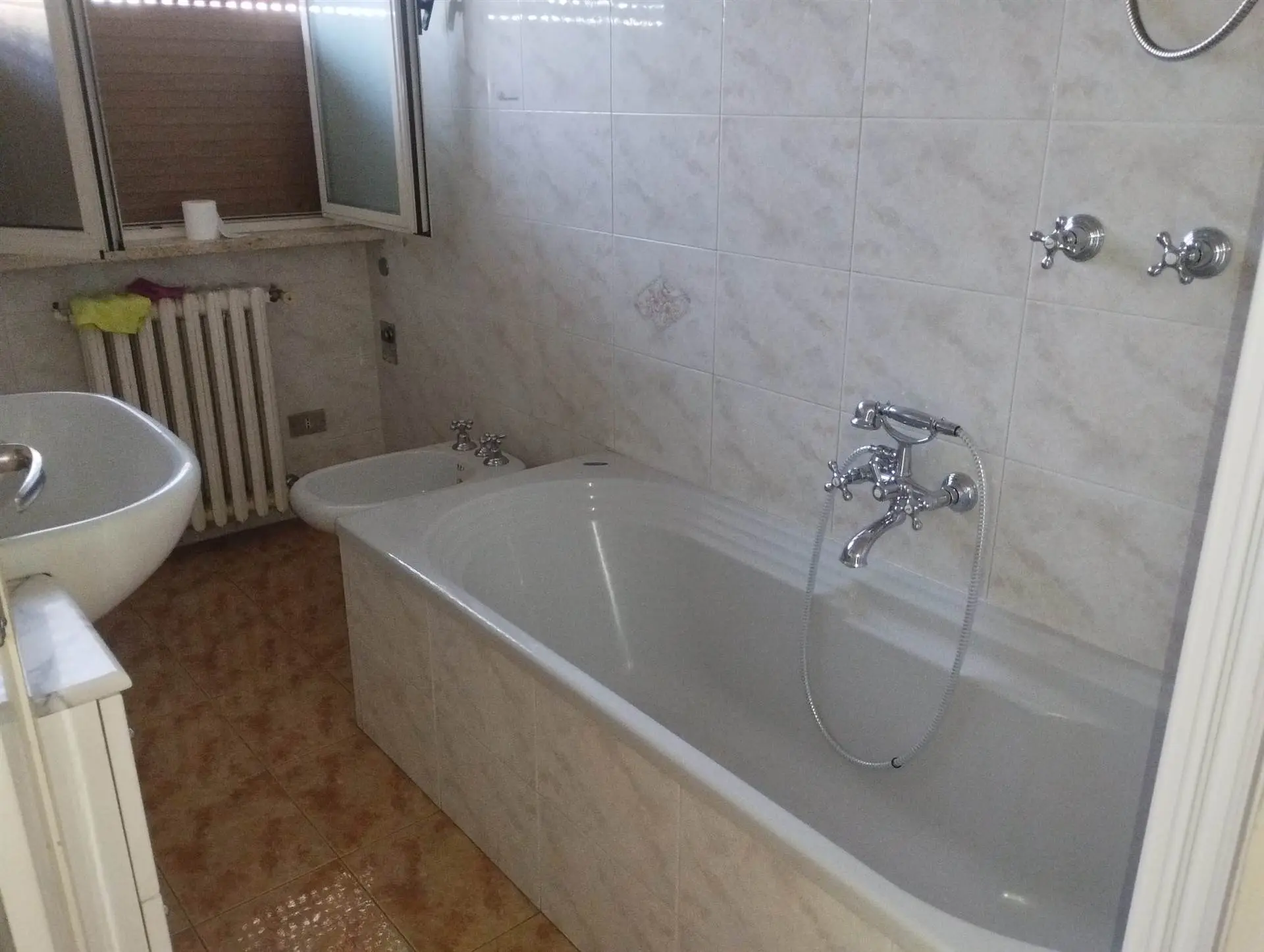 Casa Indipendente Libera su Tre Lati