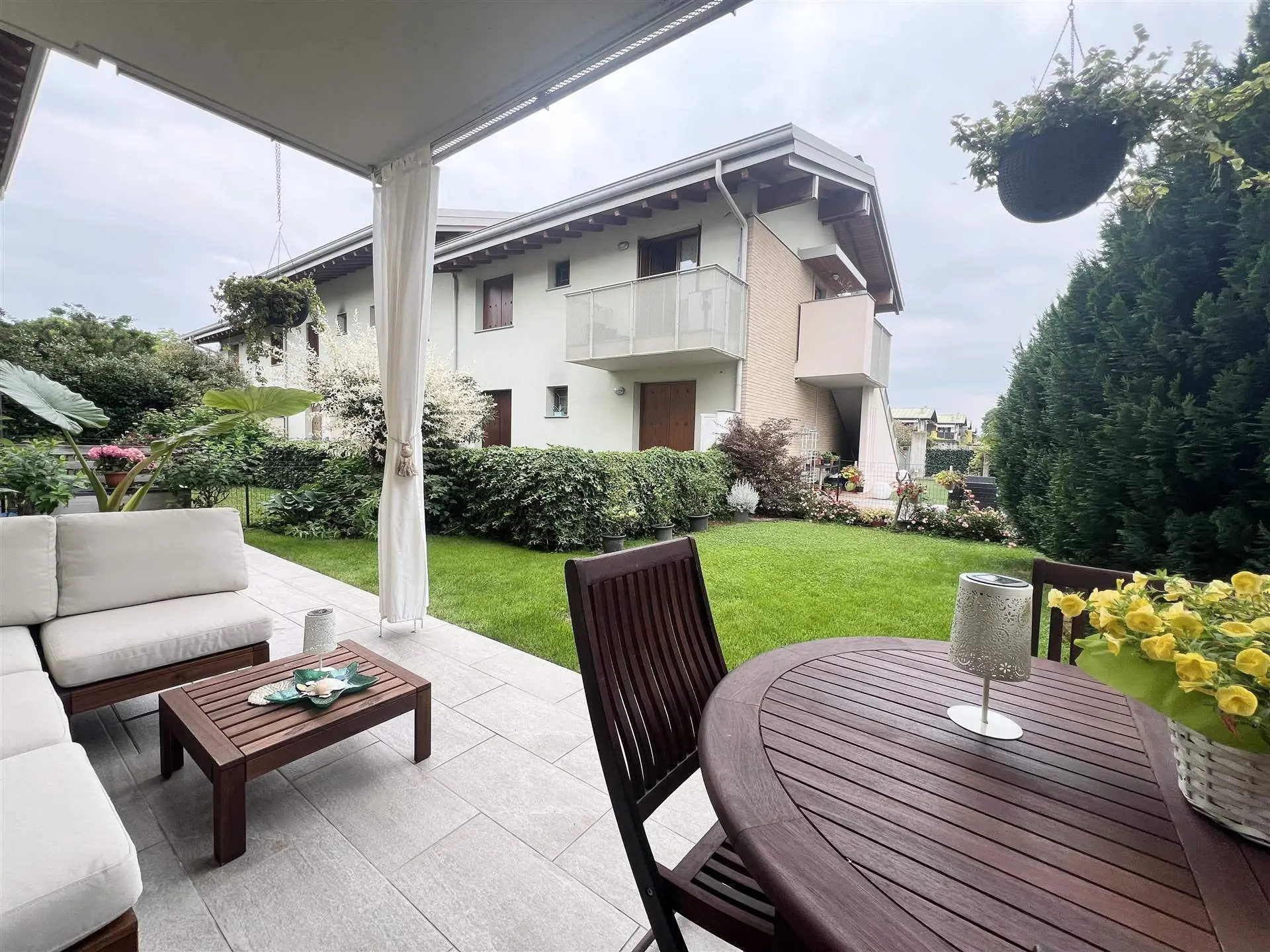 Trilocale  recentissimo con giardino privato