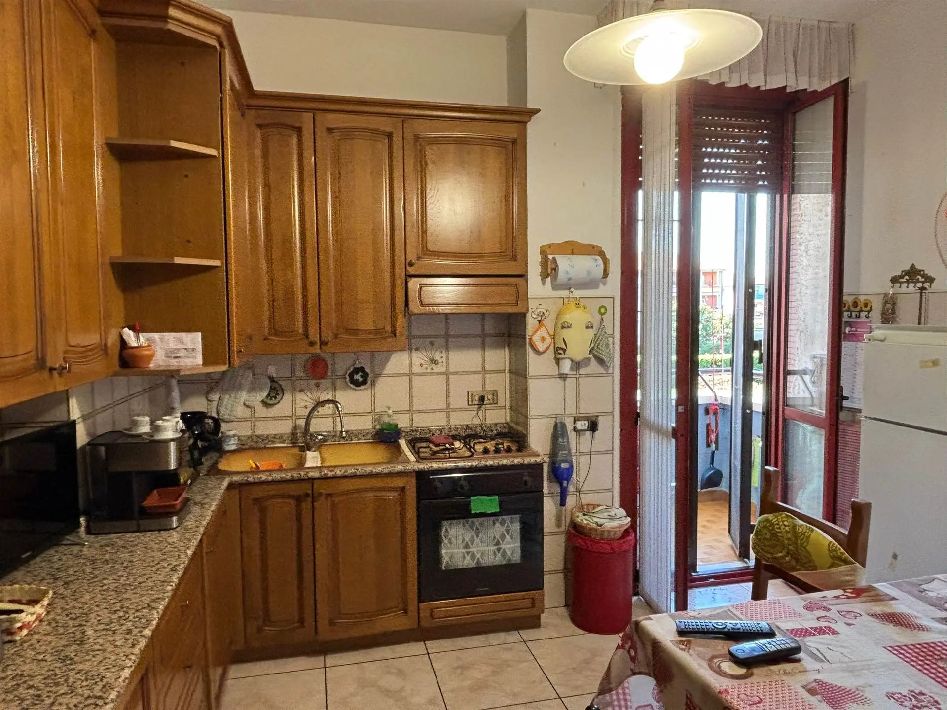 Ampio tre locali con box e cantina !