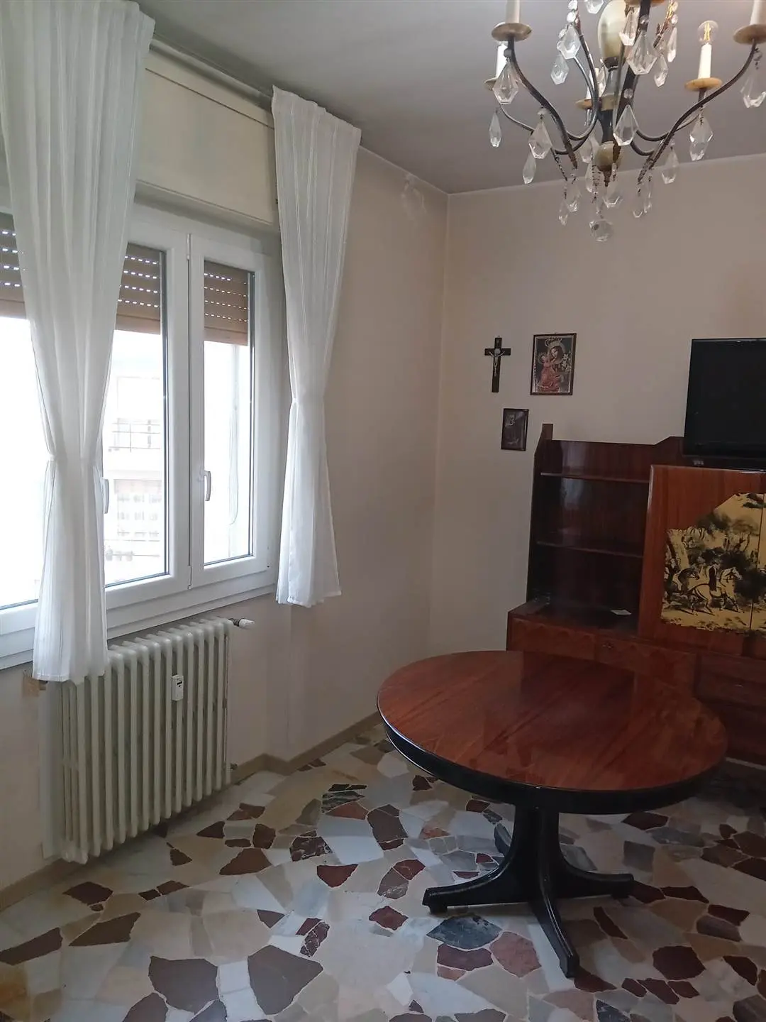 Carnate Centro – Ampio Bilocale Ristrutturato con Box e Cantina