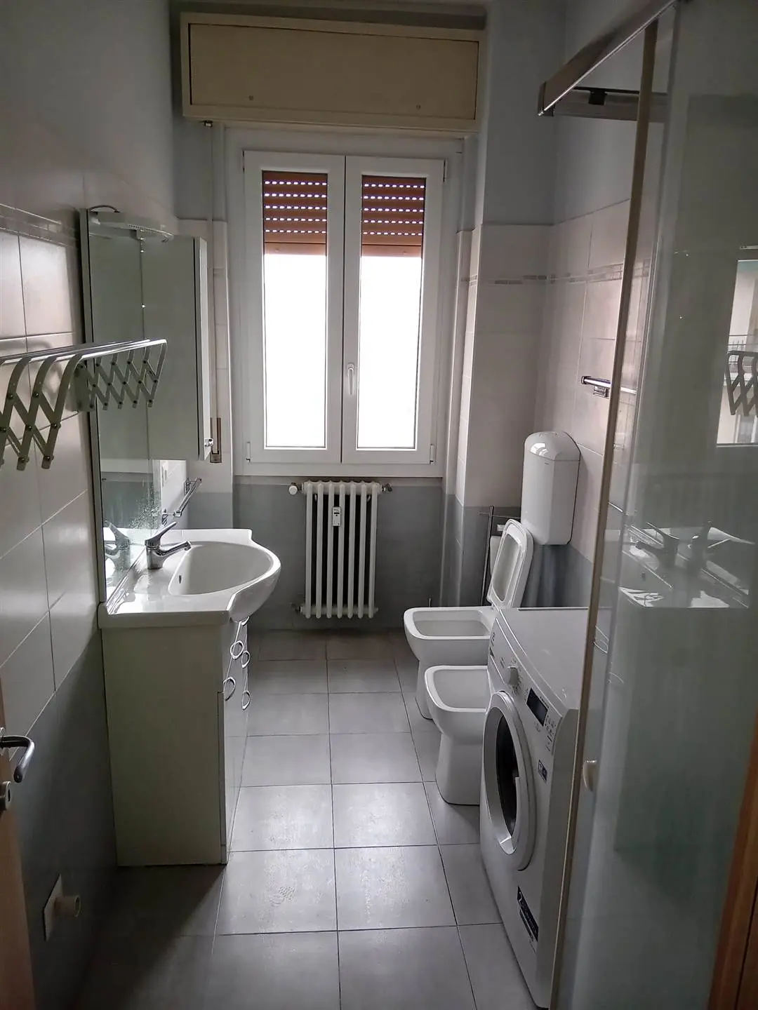 Carnate Centro – Ampio Bilocale Ristrutturato con Box e Cantina