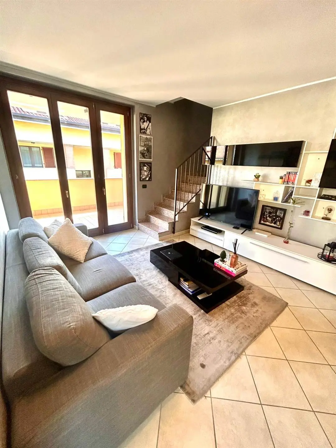 Elegante Bilocale con Terrazzi e Finiture Moderne – Cavenago di Brianza