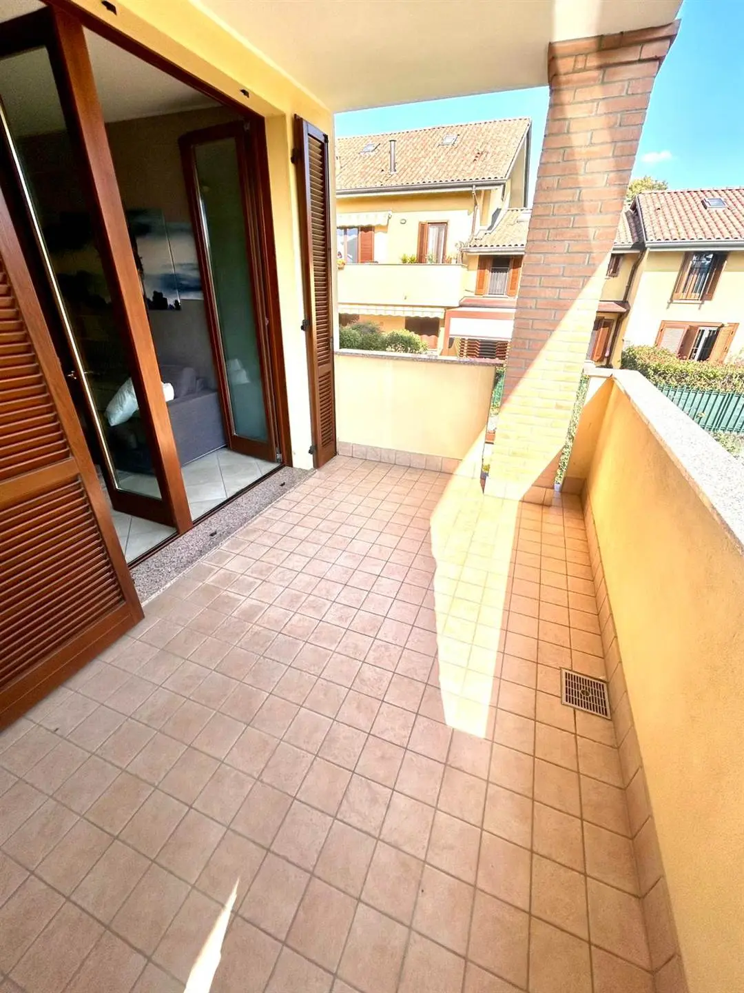 Elegante Bilocale con Terrazzi e Finiture Moderne – Cavenago di Brianza