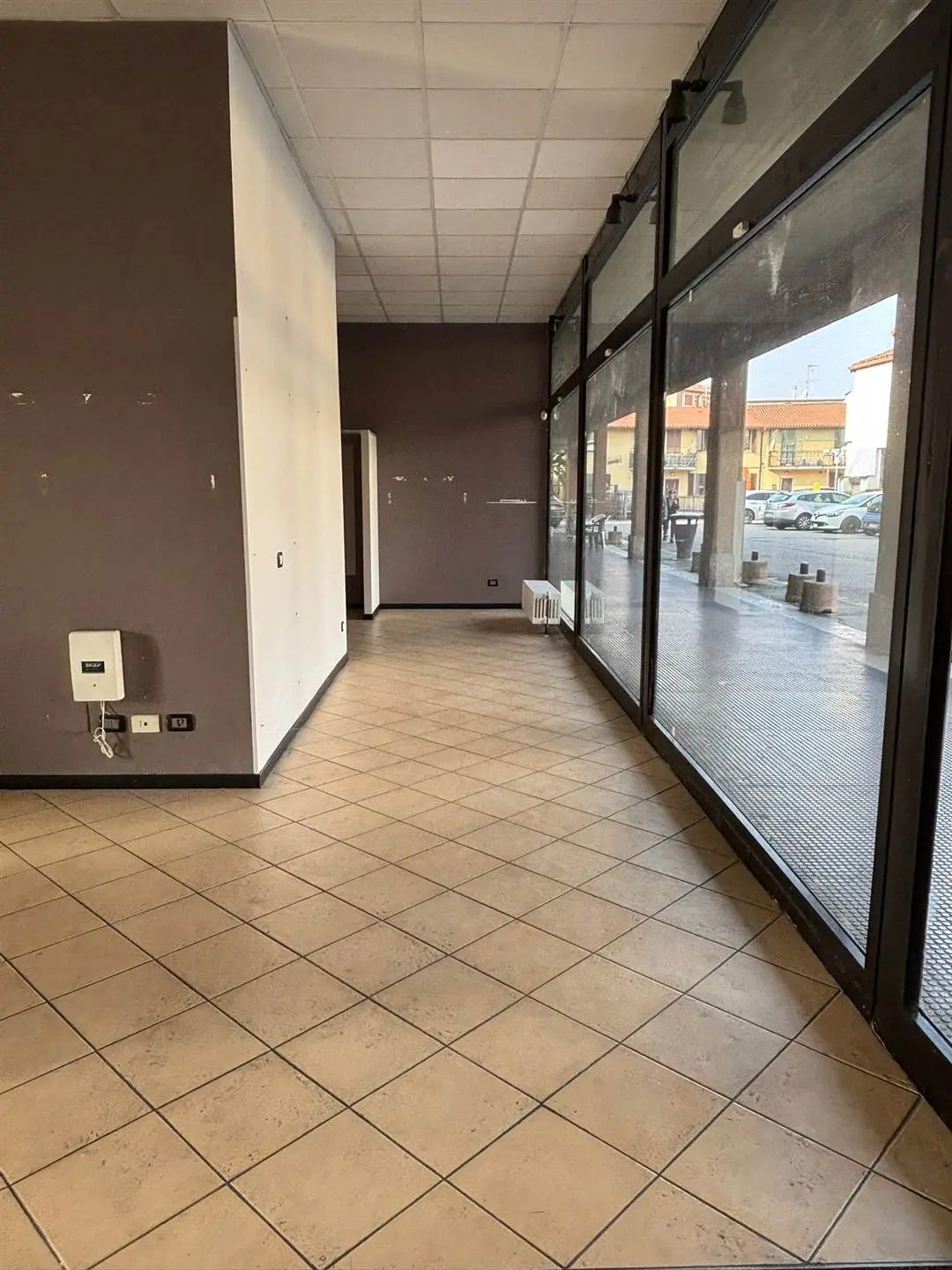 Negozio con Ampia Visibilità in Centro a Trezzo sull'Adda