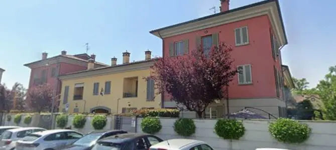 Immobile Acquistabile in Asta Giudiziaria Trilocale con Autorimessa e Giardino