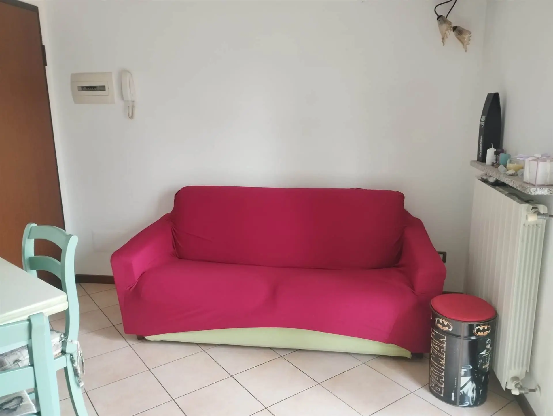 Bilocale in Piccolo Contesto Residenziale con Box