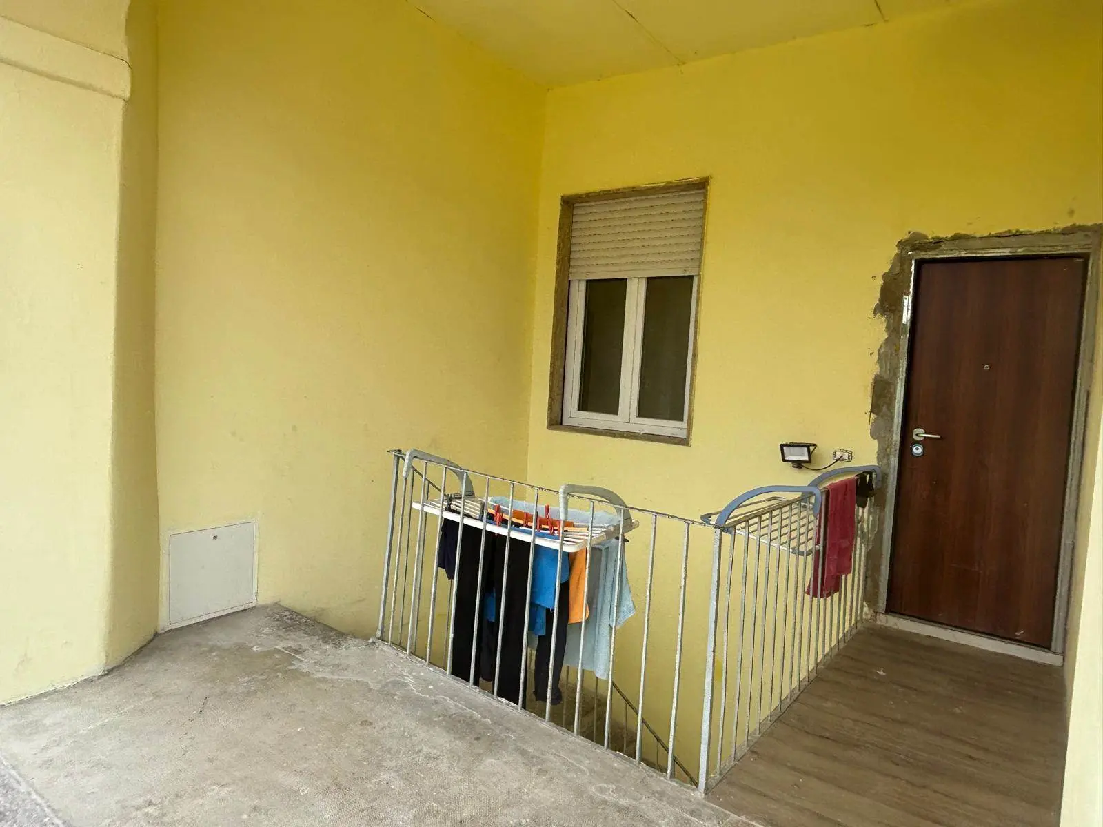 Ampio trilocale ristrutturato nel cuore del paese – Nessuna spesa condominiale