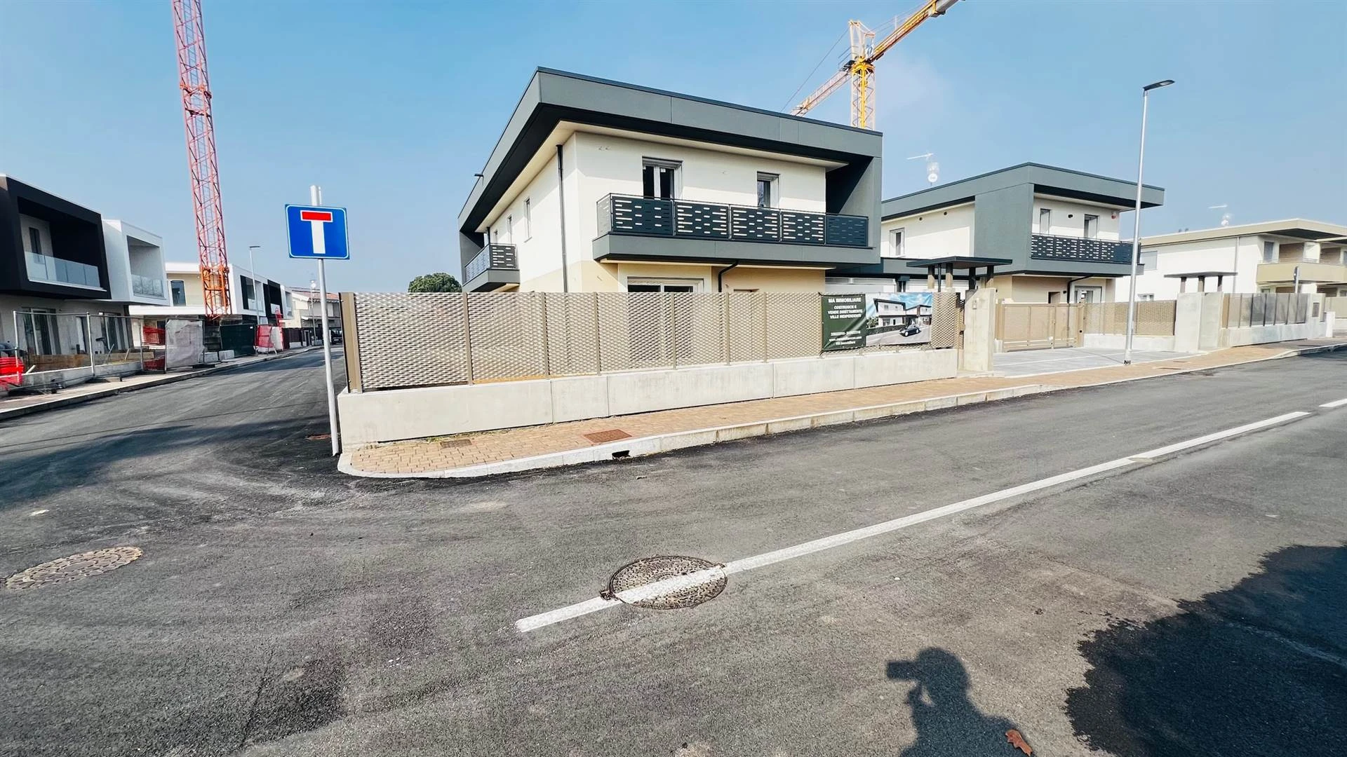 Villa  ad Azzano San Paolo