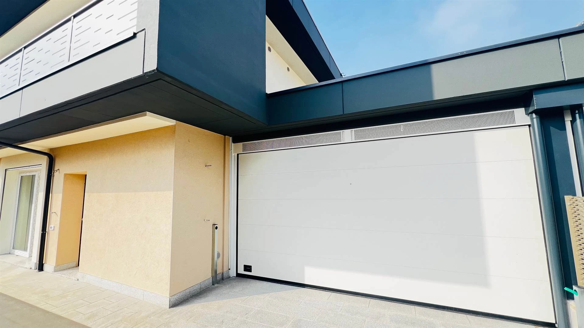 Villa  ad Azzano San Paolo