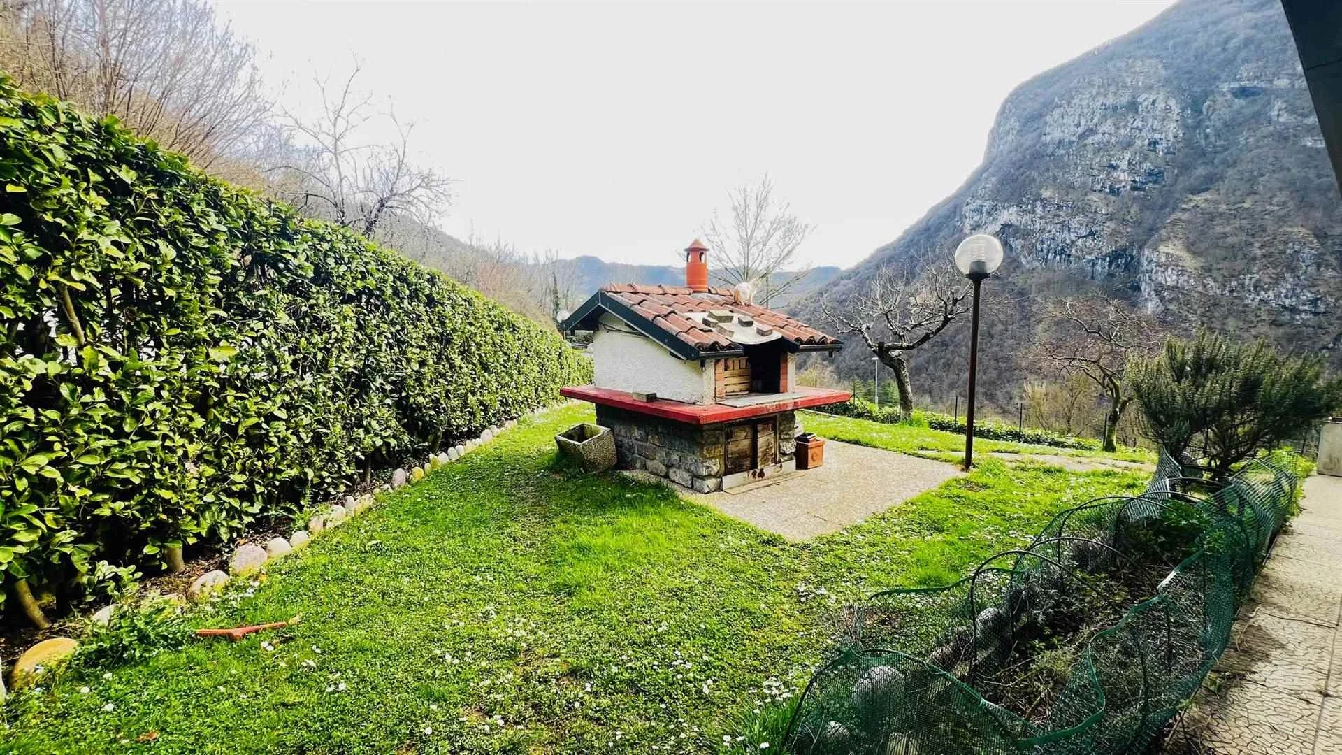 Villetta con vista e giardino – Val Brembilla