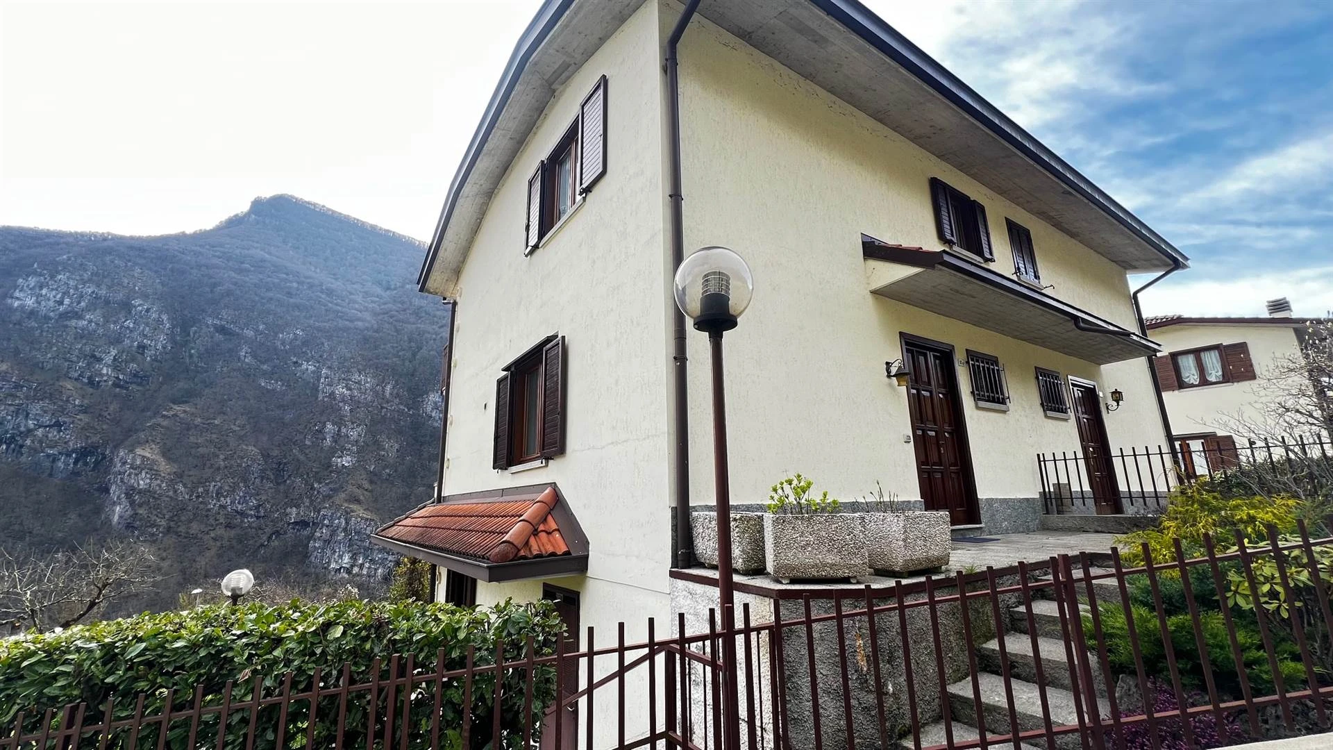Villetta con vista e giardino – Val Brembilla