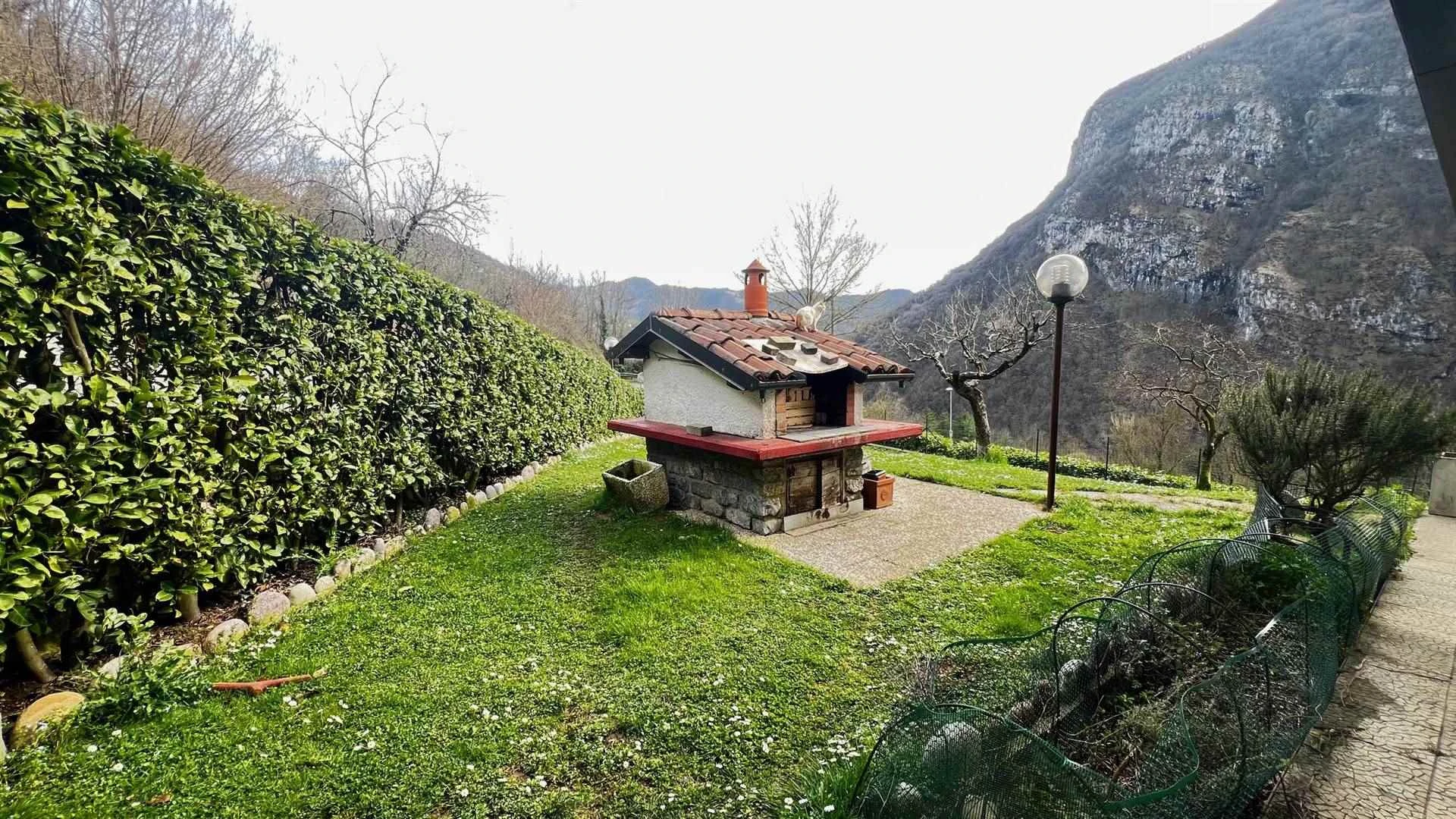 Villetta con vista e giardino – Val Brembilla
