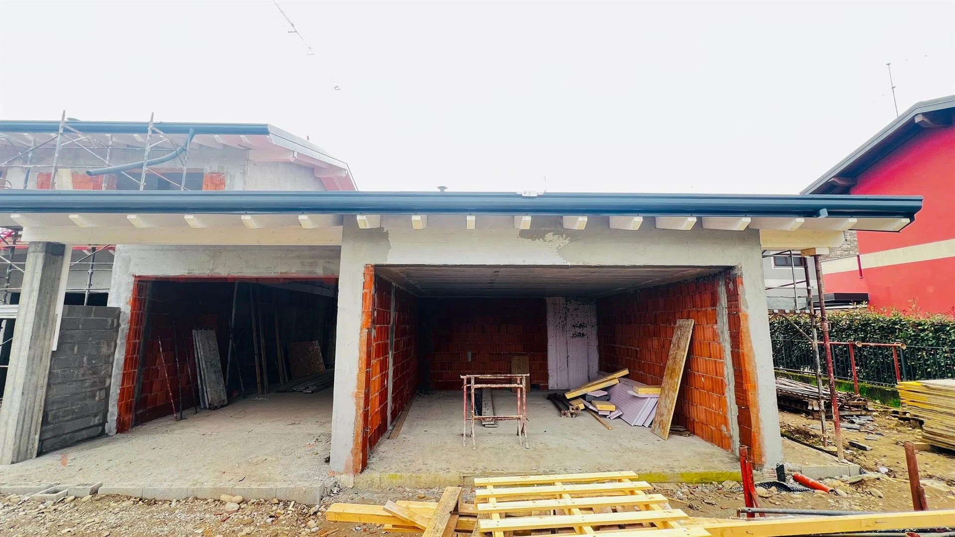 Villa bifamiliare su unico livello