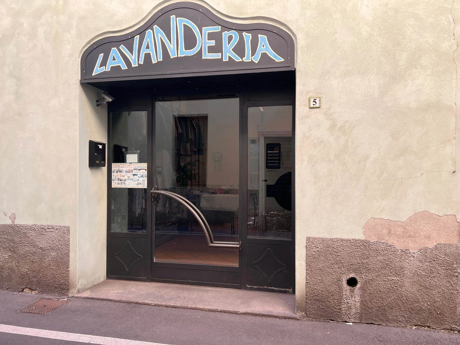 Attività Lavanderia OTTIMO PORTAFOGLIO CLIENTI