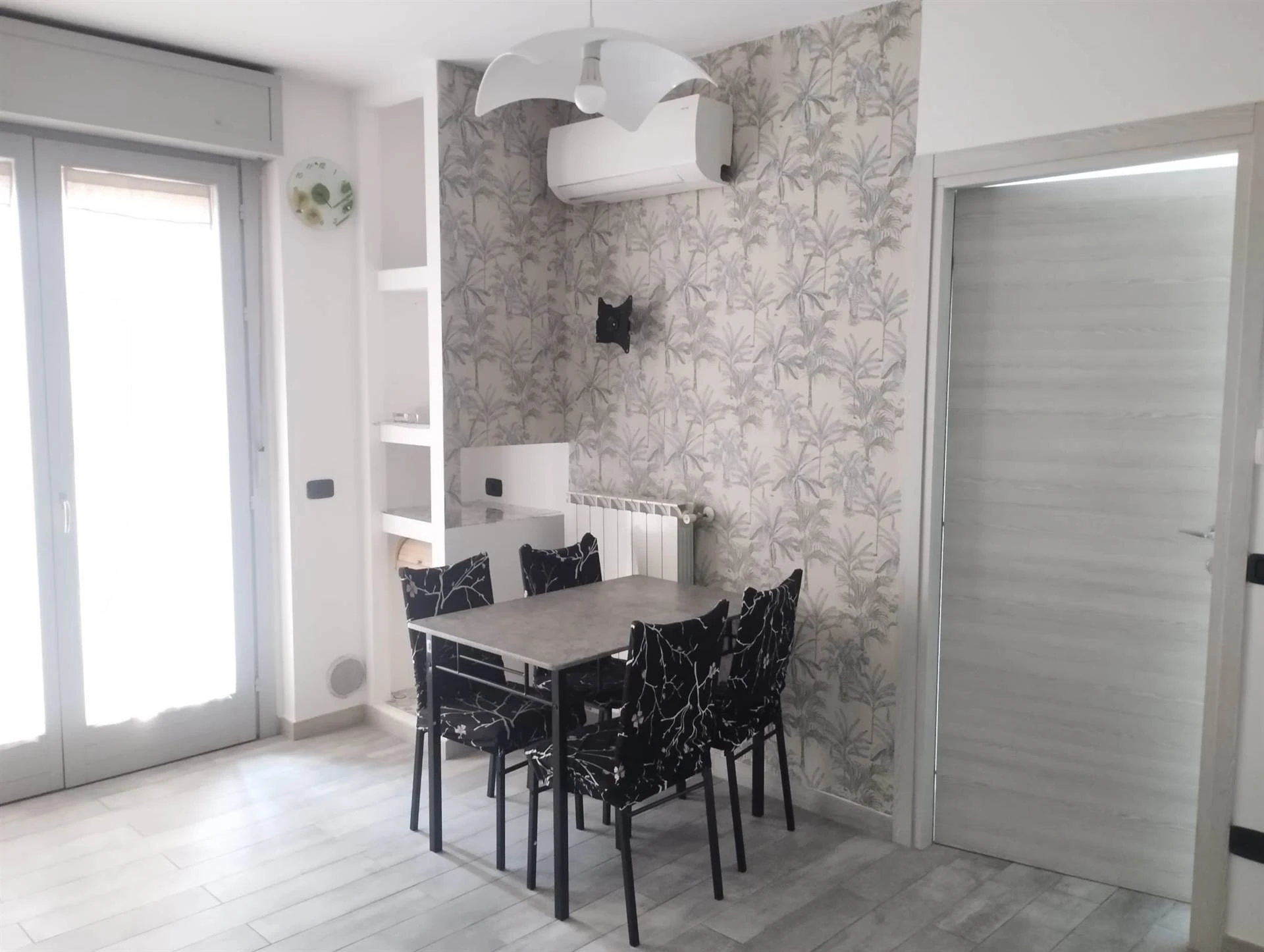 Bilocale completamente arredato con giardino