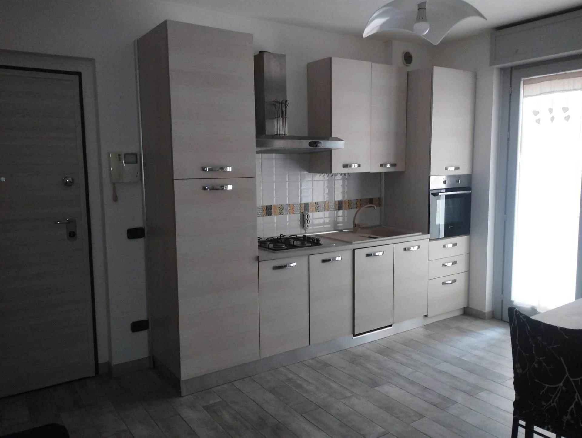 Bilocale completamente arredato con giardino