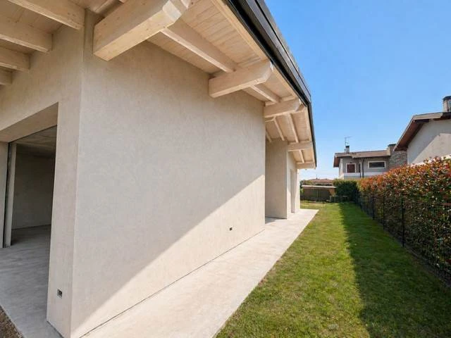 Villa in Vendita a Cavernago