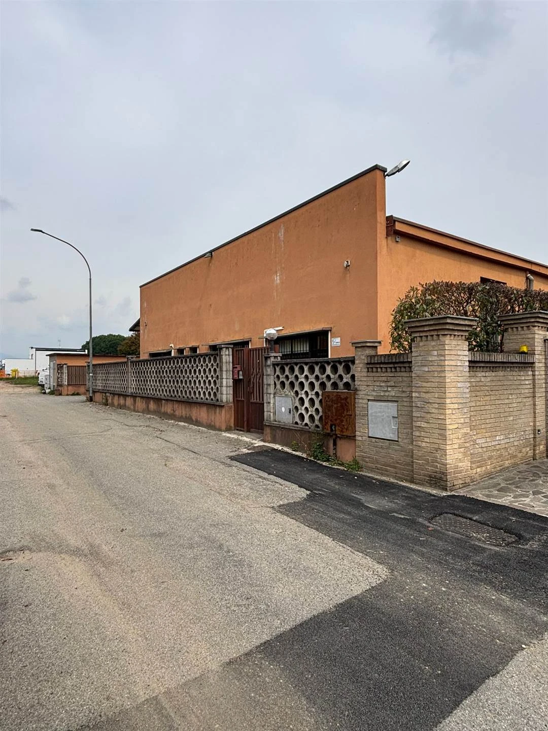 Capannone industriale in Vendita a Busnago