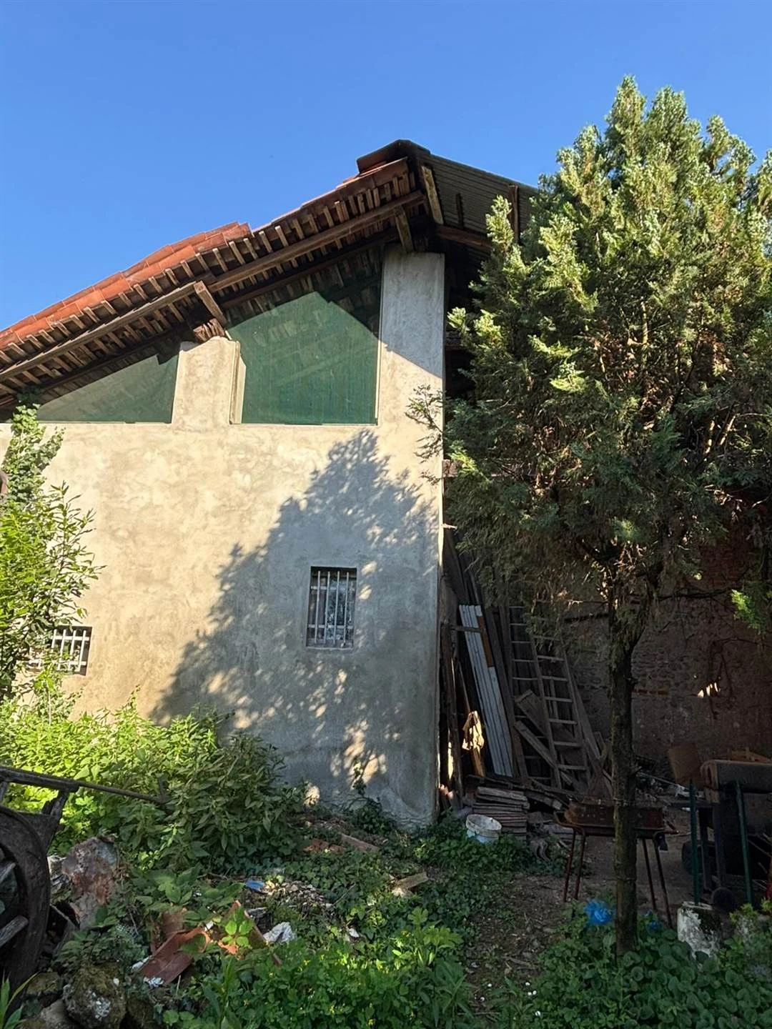 Rustico casale in Vendita a Trezzano Rosa