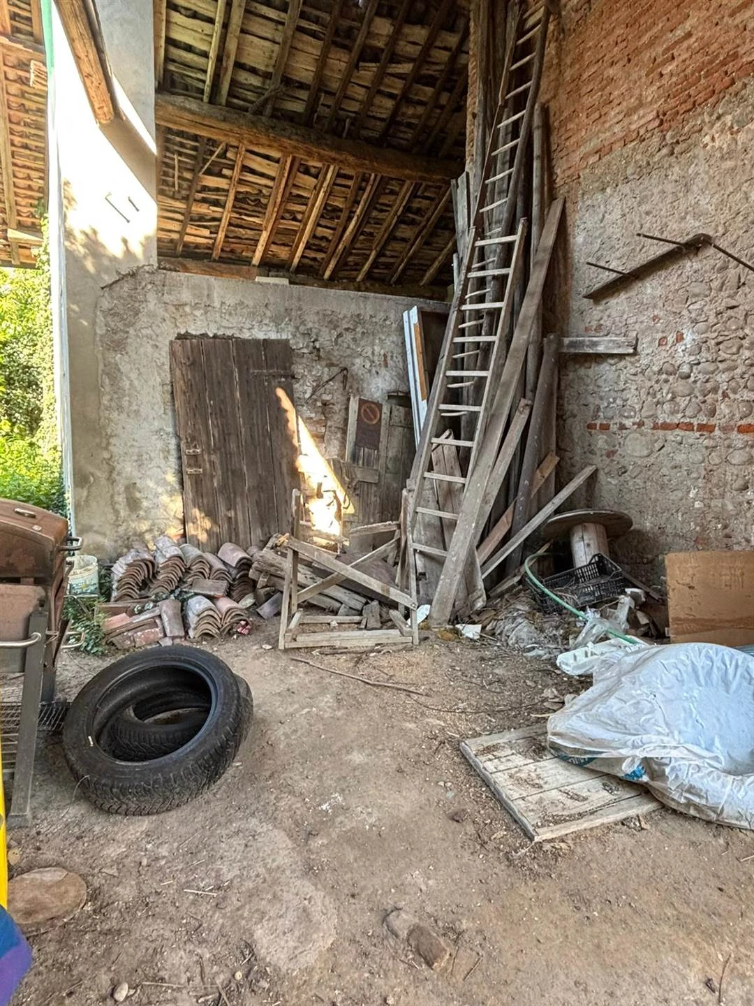 Rustico casale in Vendita a Trezzano Rosa