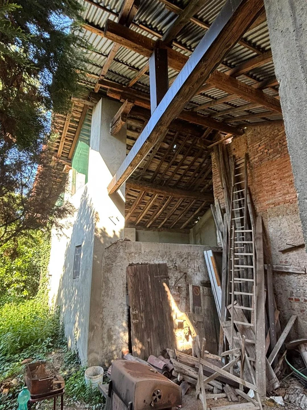 Rustico casale in Vendita a Trezzano Rosa
