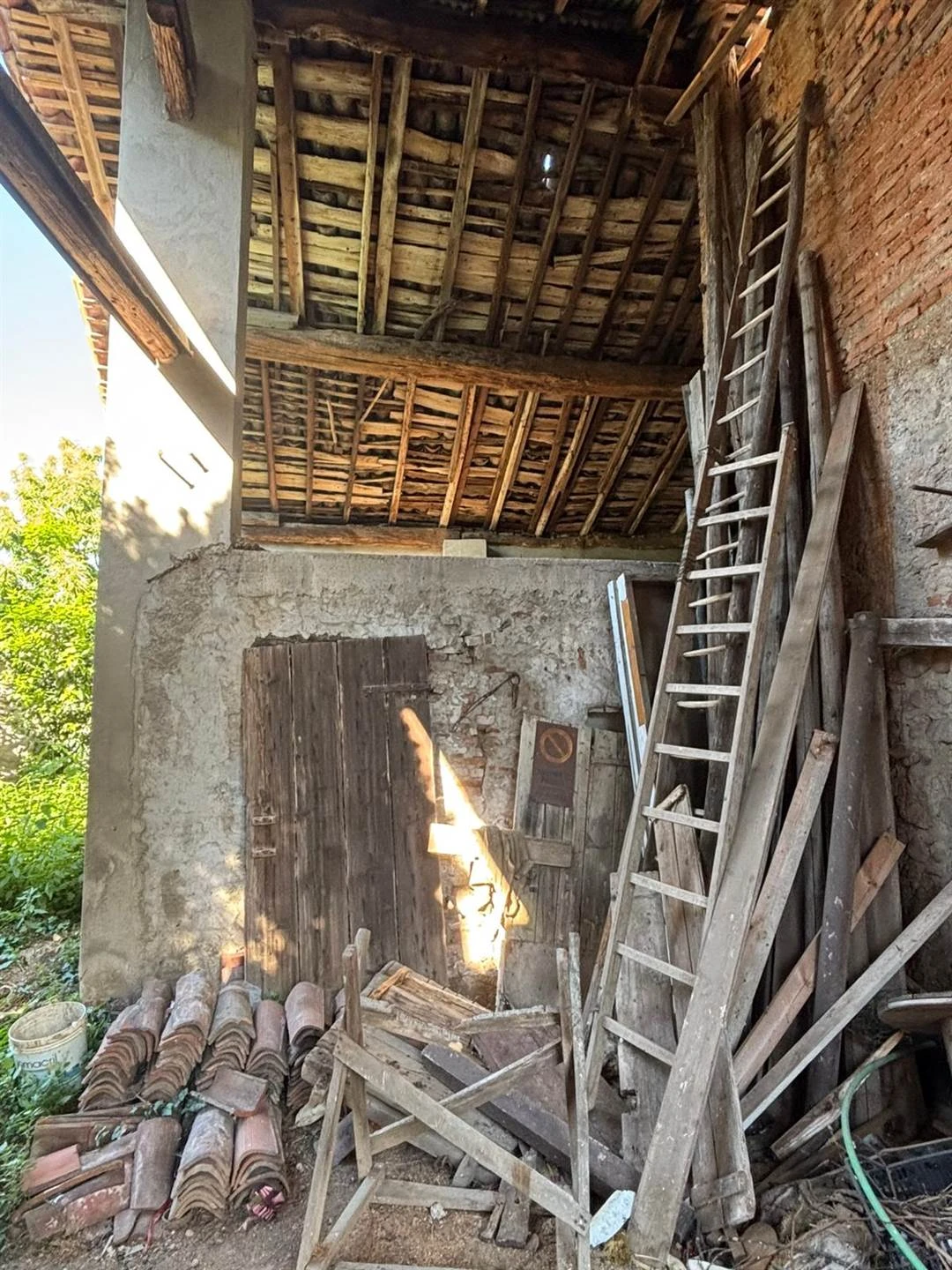 Rustico casale in Vendita a Trezzano Rosa