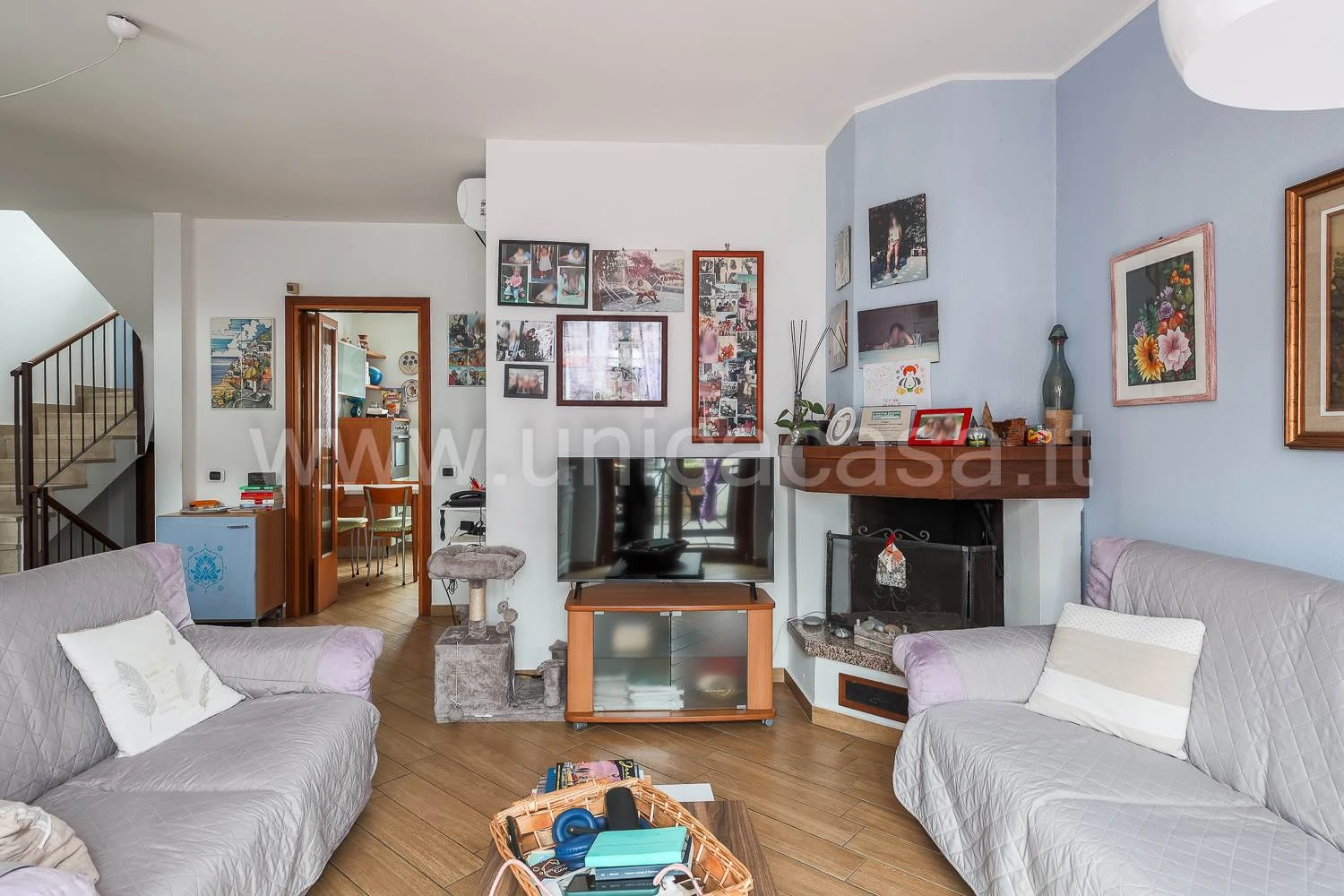 Spaziosa porzione di villa a schiera con giardino privato e mansarda – Ottima posizione Spaziosa porzione di villa a schiera con giardino privato e mansarda – Ottima posizione