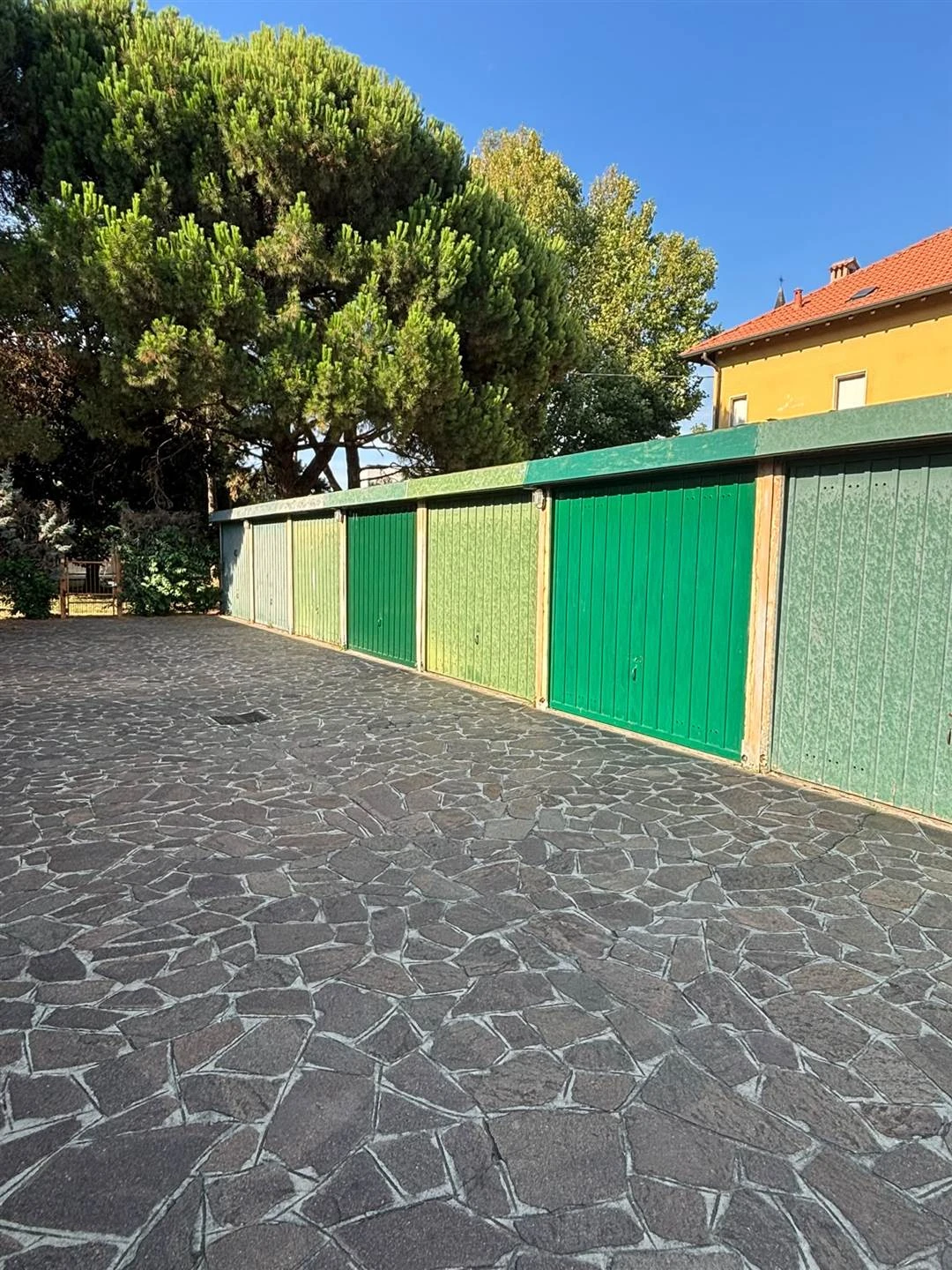 Garage in Vendita a Trezzo sull'Adda