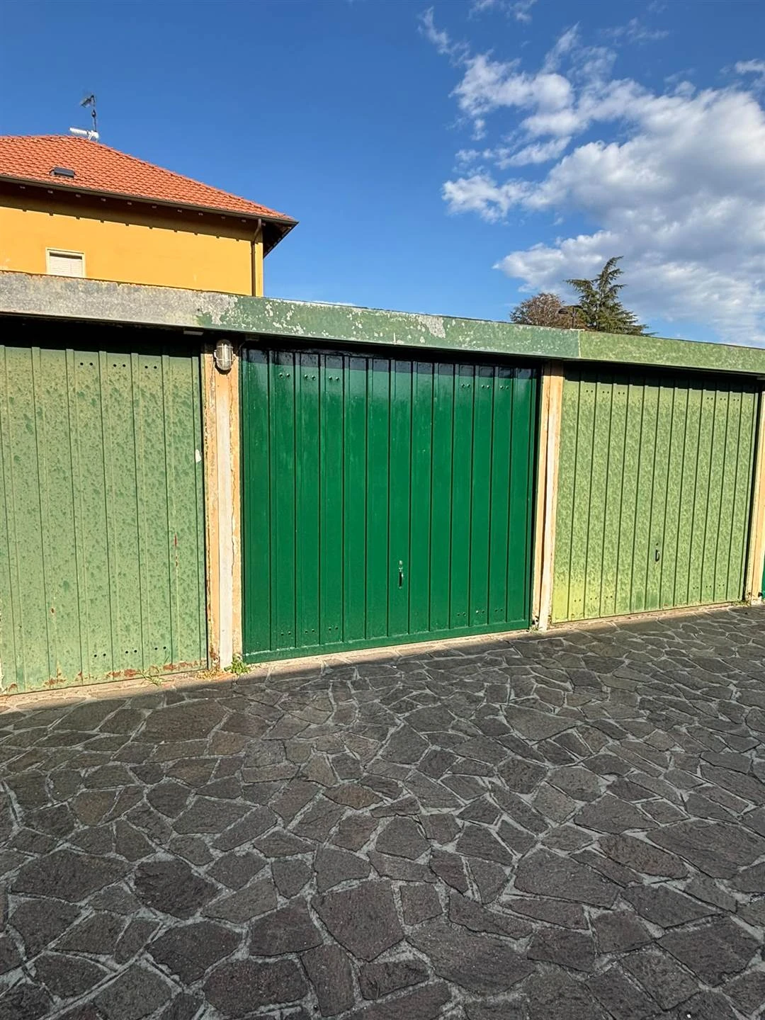 Garage in Vendita a Trezzo sull'Adda