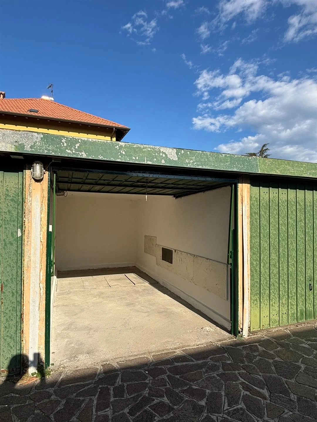 Garage in Vendita a Trezzo sull'Adda