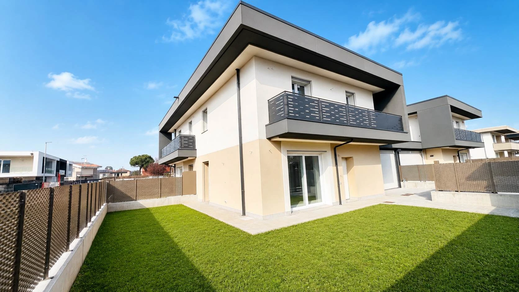 Villa  ad Azzano San Paolo
