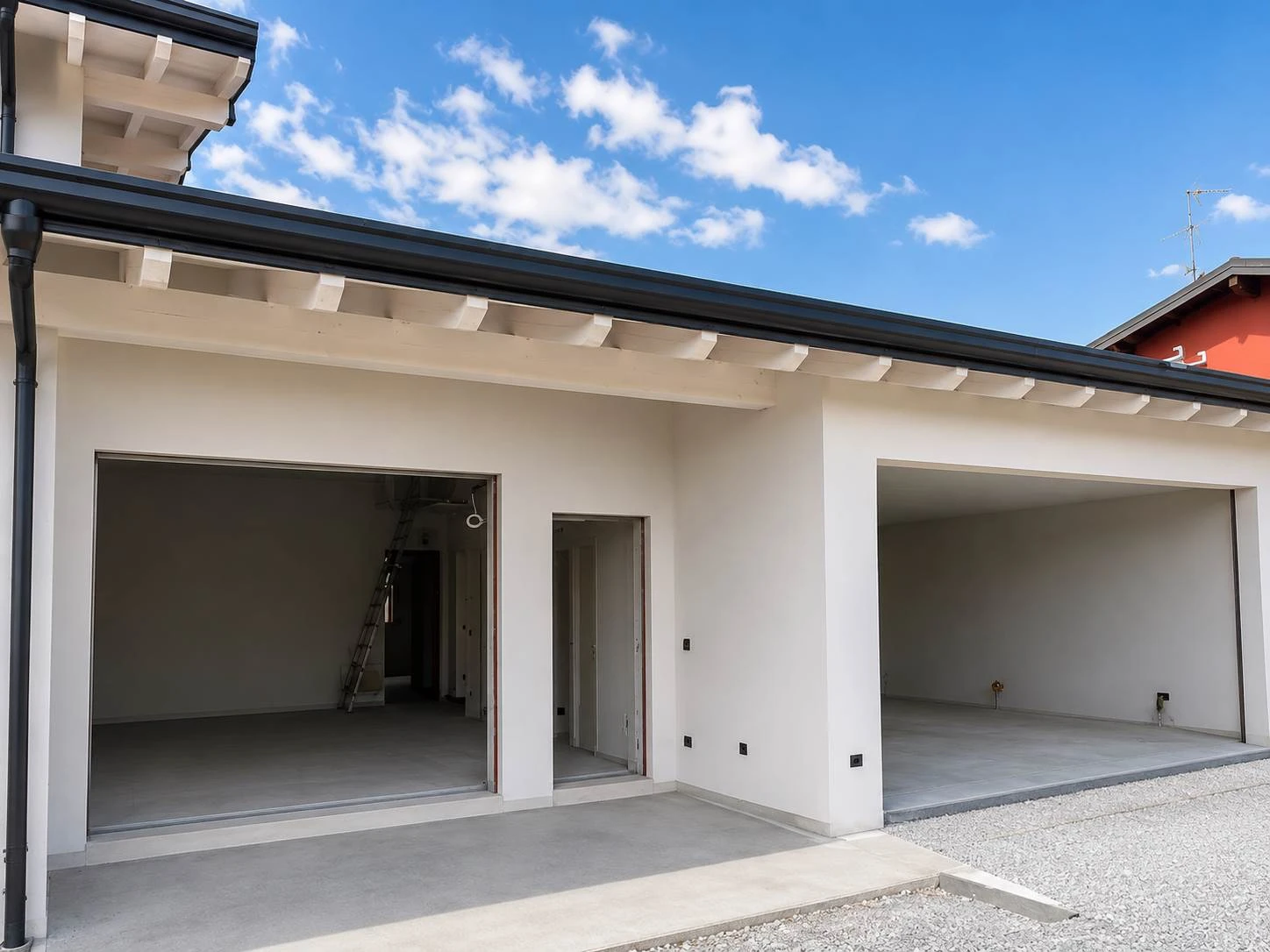 Villa bifamiliare su unico livello