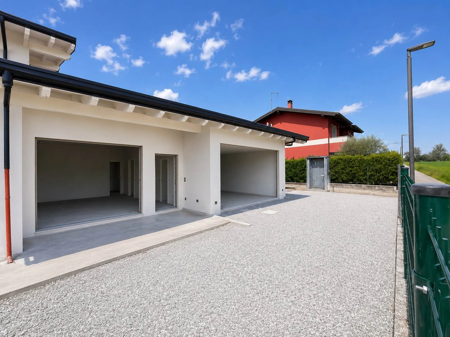 Villa bifamiliare su unico livello