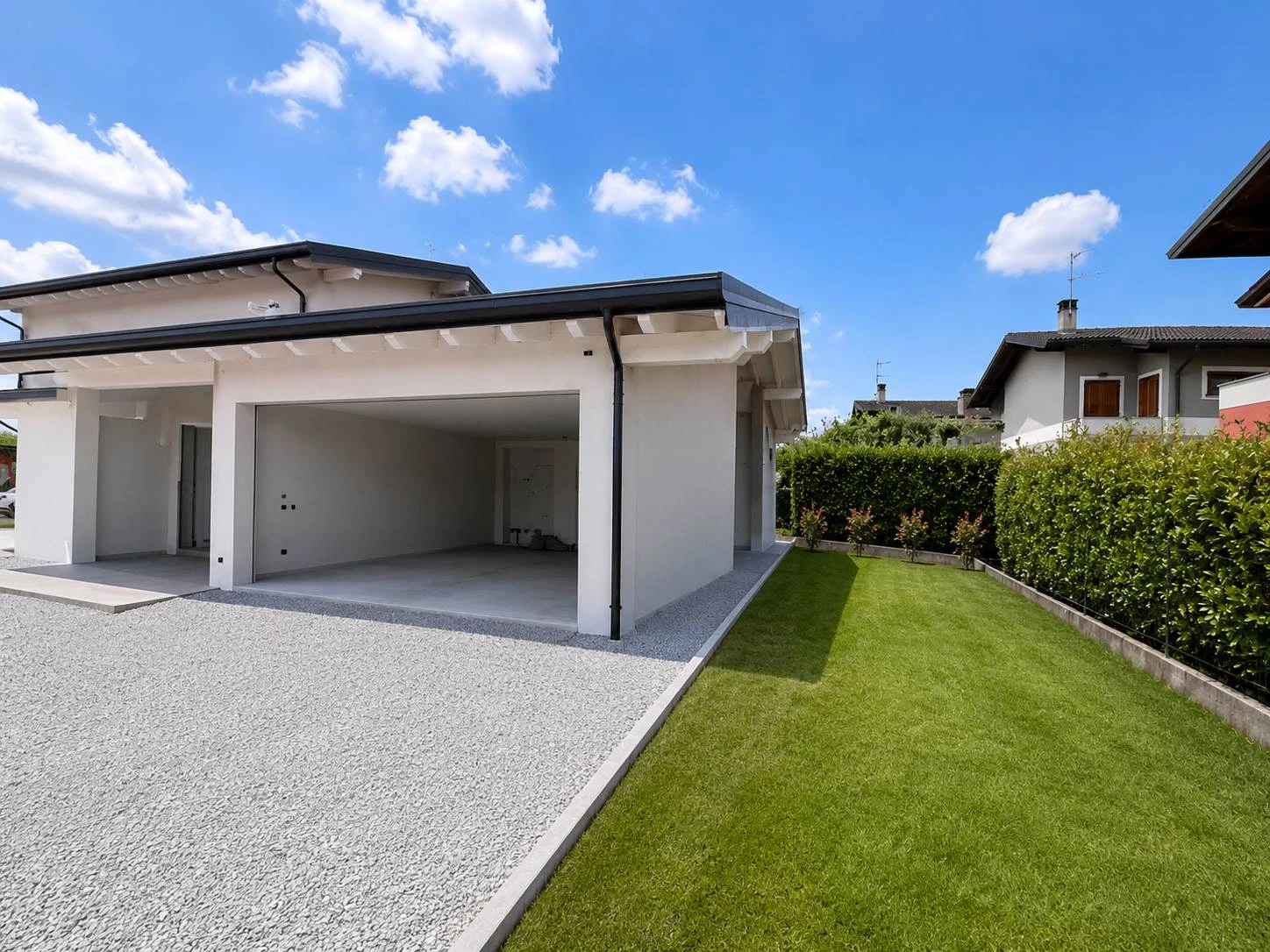 Villa bifamiliare su unico livello