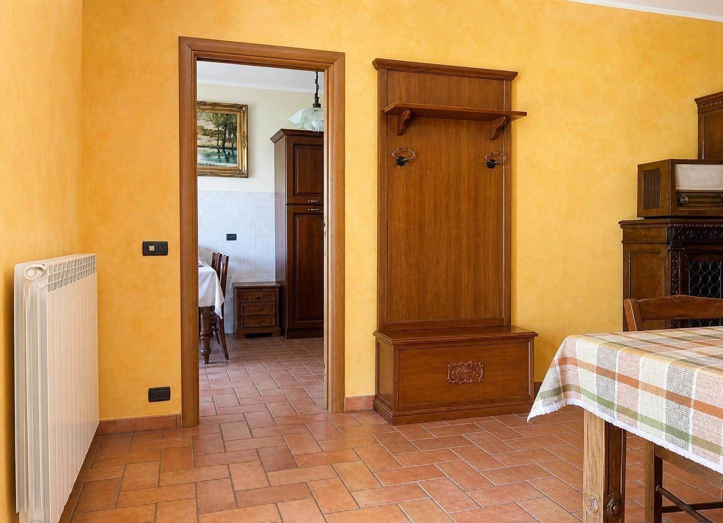 Ampia Villa a Schiera Attorniata dal Verde