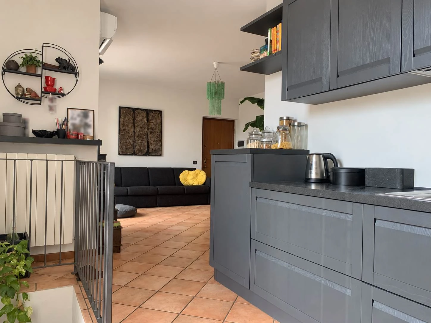Trilocale con taverna e giardino e poche famiglia