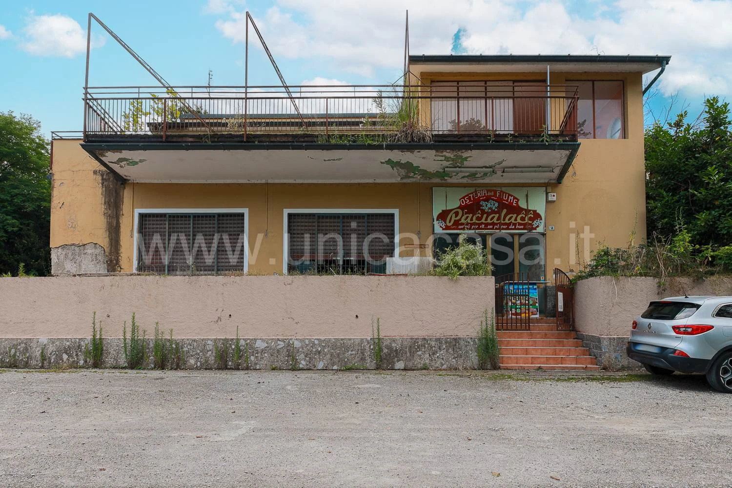Un Angolo di Paradiso per il Tuo Ristorante: Immobile Esclusivo con Vista Panoramica e Spazio per Eventi