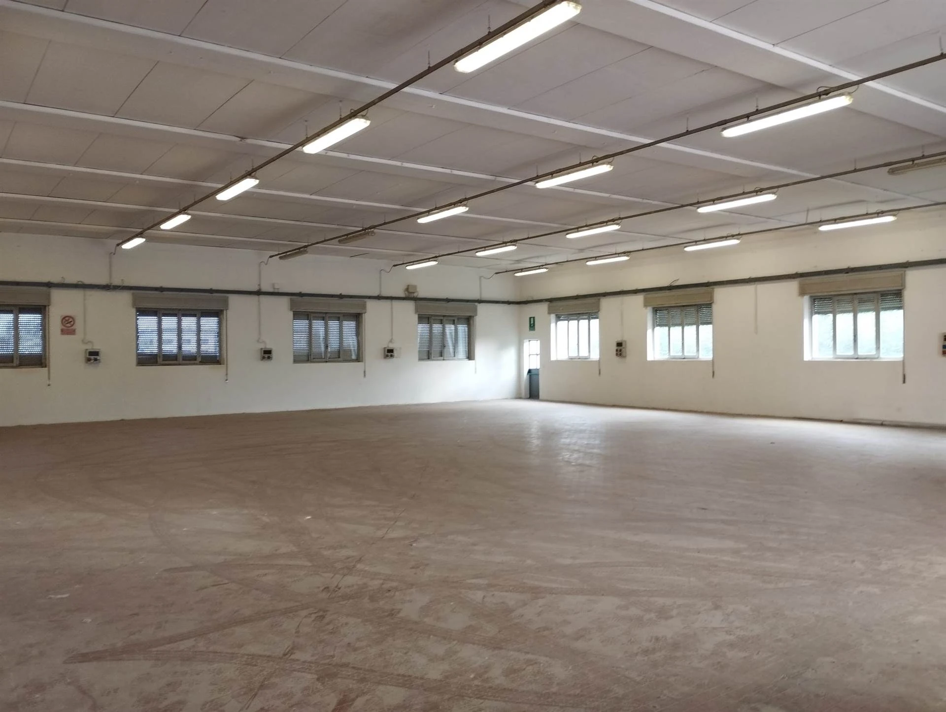 Ampio Capannone/Deposito in posizione strategica