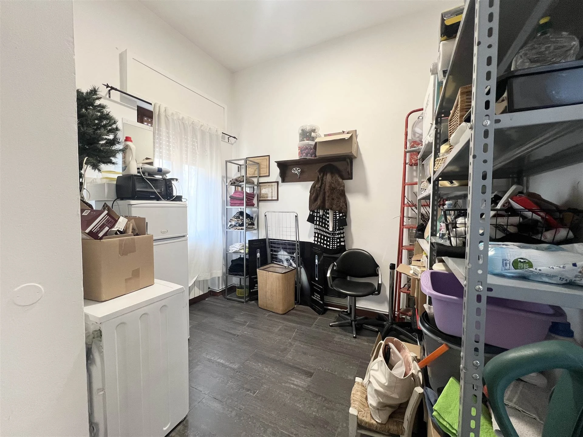 Vendita negozio ben tenuti ( muri ) e attivita