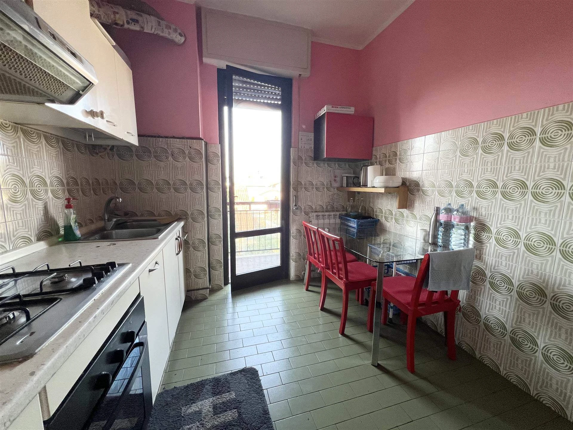 Trilocale con Cucina Abitabile e Box Auto