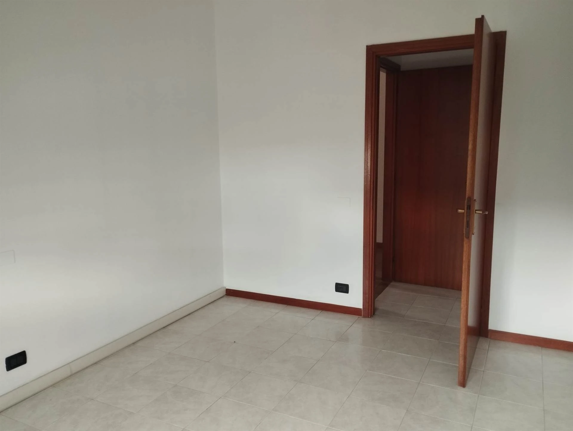 Ampio e Soleggiato Ufficio in posizione strategica