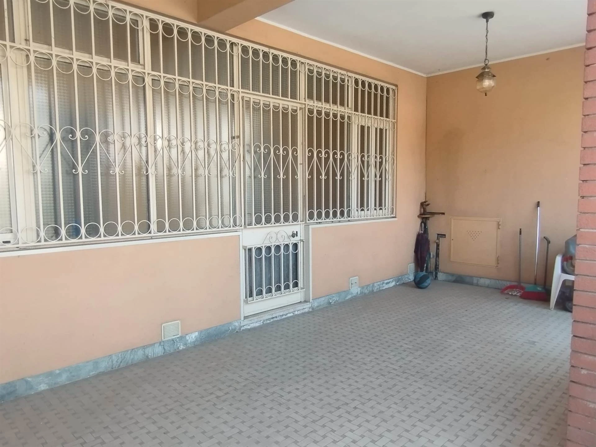 Casa Indipendente Libera su Tre Lati