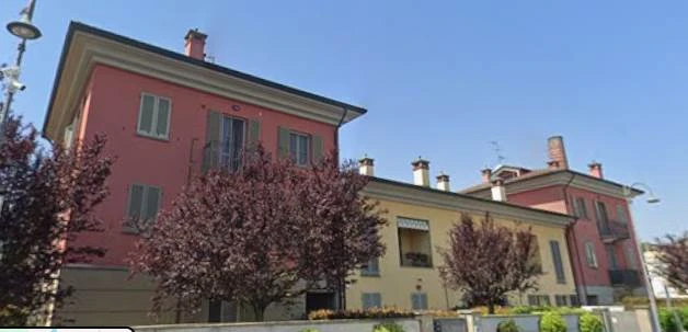 Immobile Acquistabile in Asta Giudiziaria Trilocale con Autorimessa e Giardino