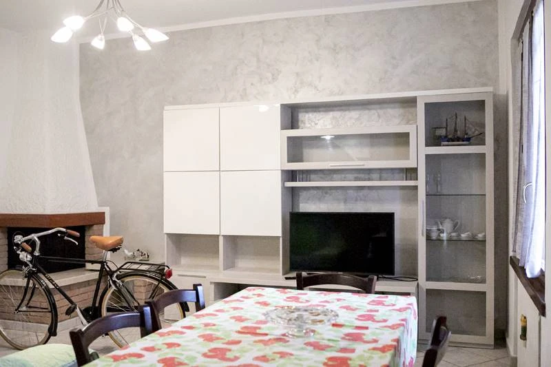 Villa In Corte Privata Completamente Ristrutturata con Porzione di Rustico e Area Cortilizia Villa In Corte Privata Completamente Ristrutturata con Porzione di Rustico e Area Cortilizia