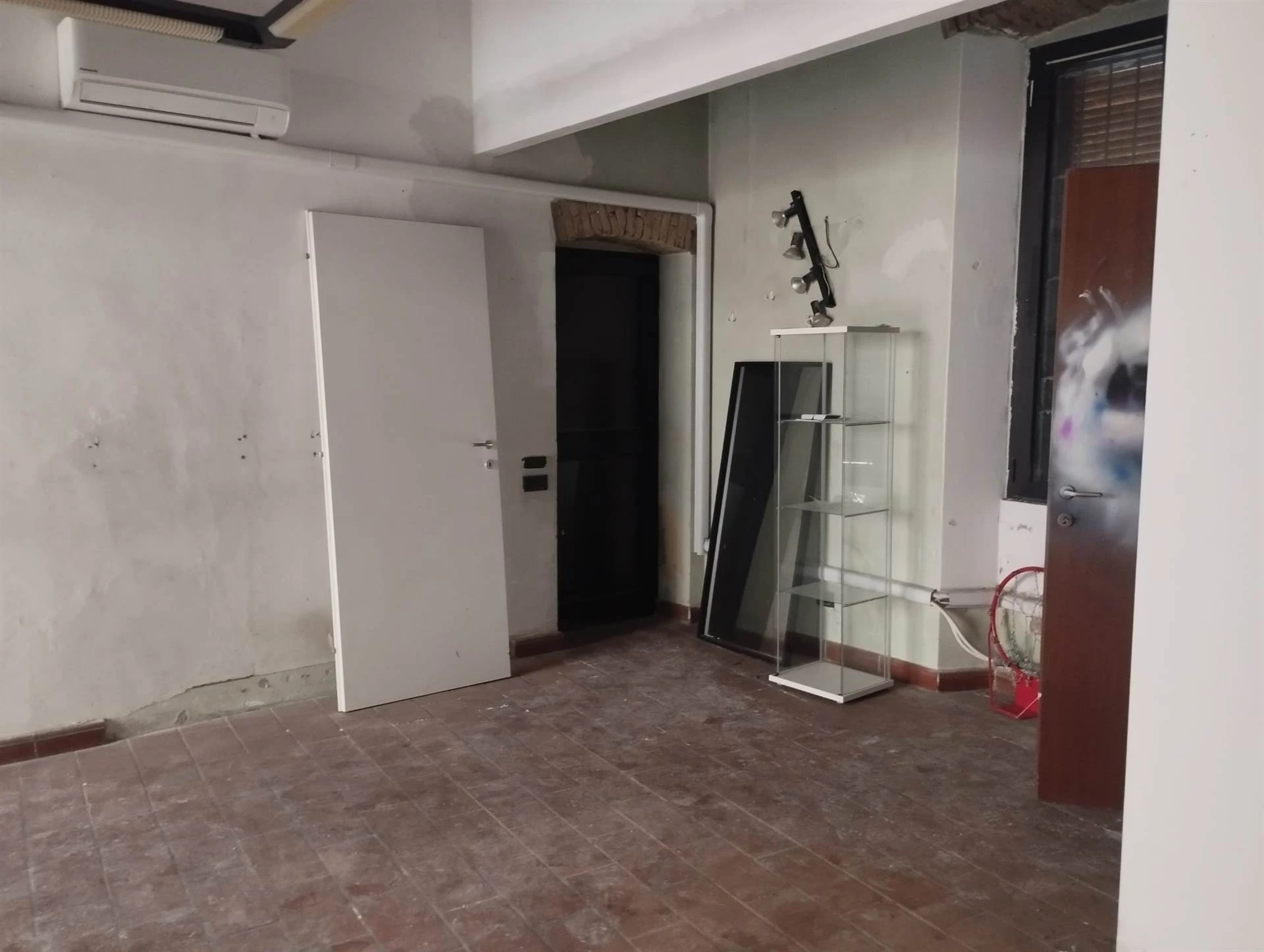 Ufficio/Negozio nel Centro Storico della Cittadina Ufficio/Negozio nel Centro Storico della Cittadina