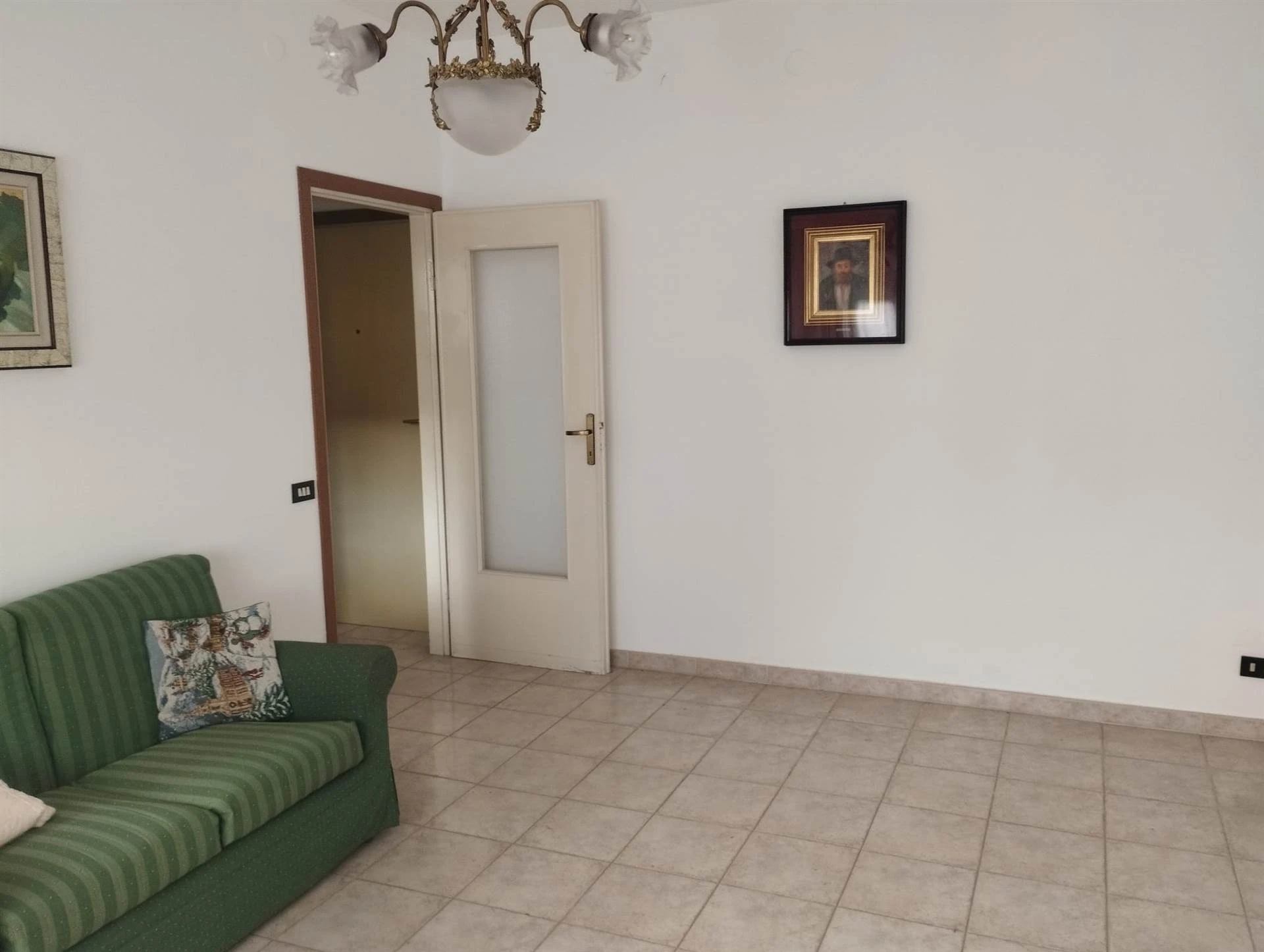 Ampio Bilocale in Prossimità del Centro Cittadino Ampio Bilocale in Prossimità del Centro Cittadino